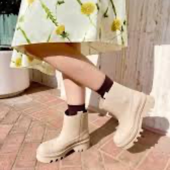 Chloe Raina beige rubber rain boots, round tow, pull tabs, Women size 40 - Picture 3 of 15